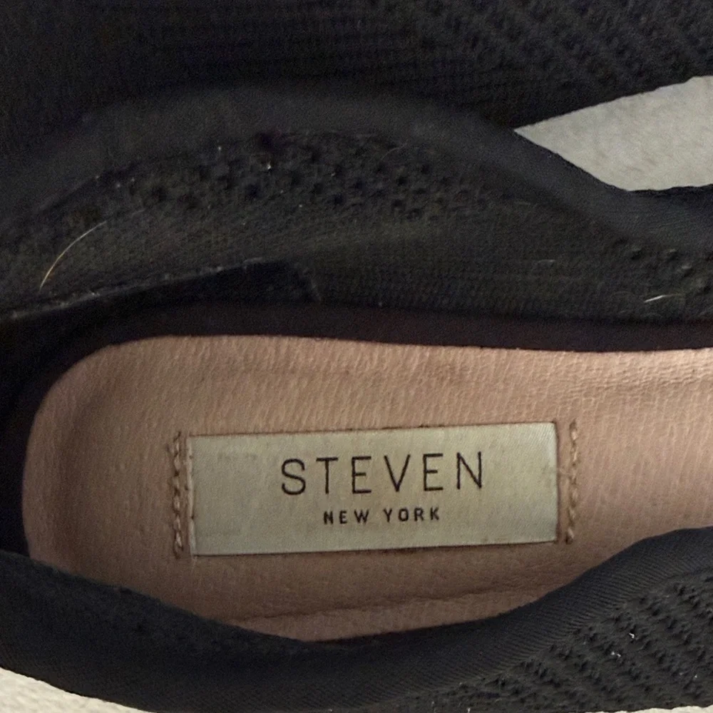 Steven Women's Black Slip-On Flats / 8.5 - Picture 3 of 6